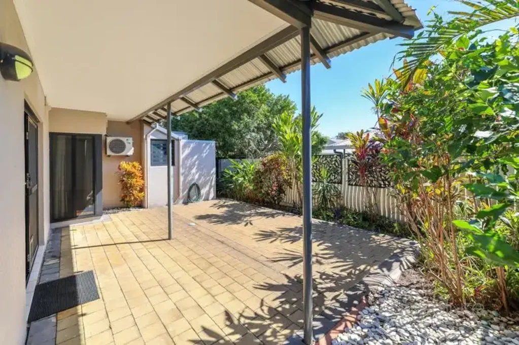 Ground Level Tropical Retreat in the heart of The Gardens. Sorry, no pets