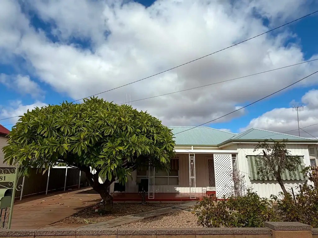Broken Hill 3غرفة نوم Selling Furnished