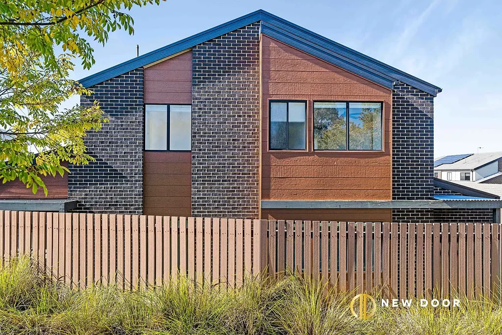 1/1 Ronald Walker Street, Casey, ACT 2913