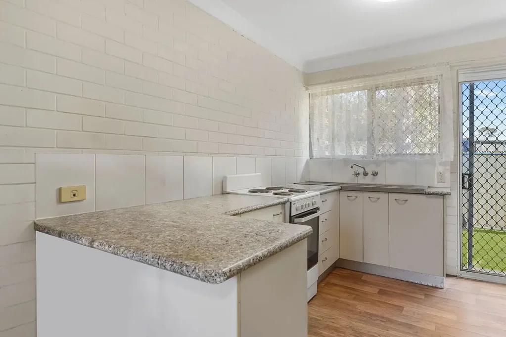 Kingston 2 Bedroom ACT FAST - LOWSET VILLA IN A CONVENIENT KINGSTON LOCATION!