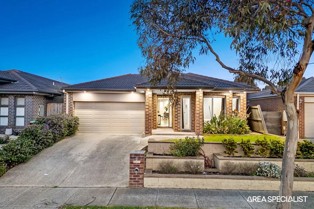 19 Lemon Grove, Cranbourne West, VIC 3977