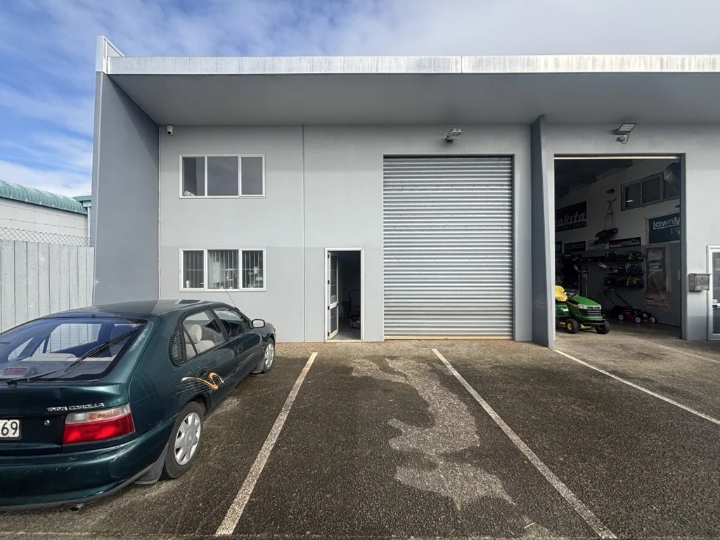 Henderson Affordable & Immaculate Industrial Unit