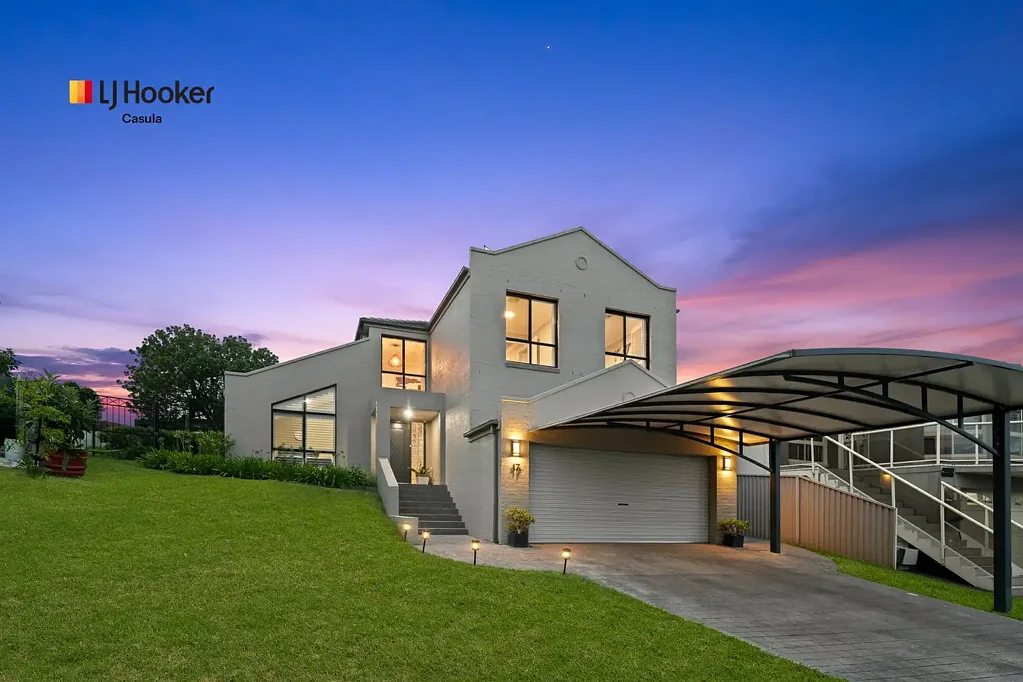 Casula 5Habitaciones Prestigious Family Entertainer with Space, Style & Future Potential in Casula