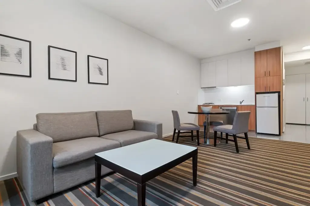 Fully Furnished Apartment In The Heart Of The CBD - Including Utilities
