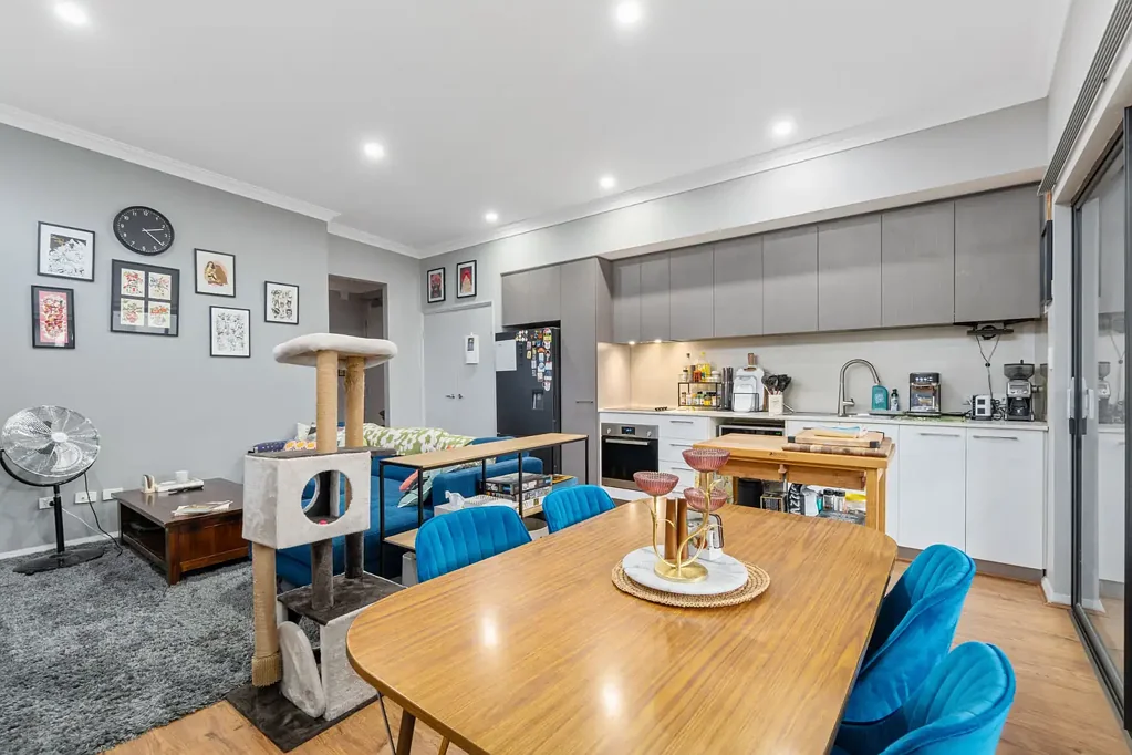 7/4 Endeavour Road, Morley, WA 6062