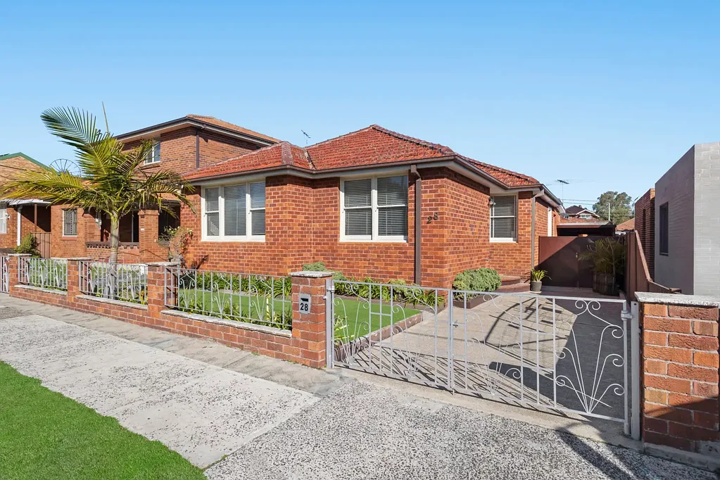 28 Robinson Street, Eastlakes, NSW 2018