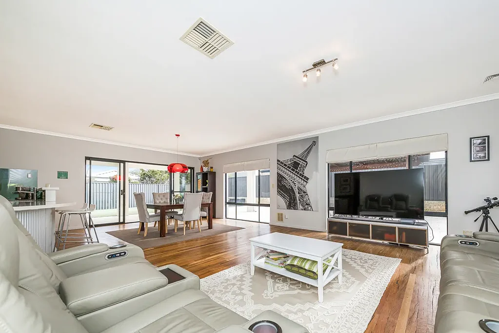 16 Anfield Crescent, Aveley, WA 6069