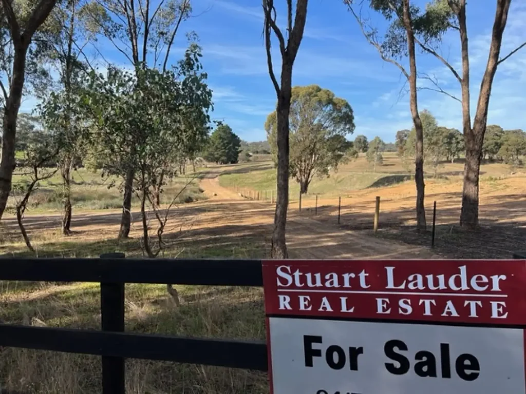 Broadford Approx 5 acres in great location