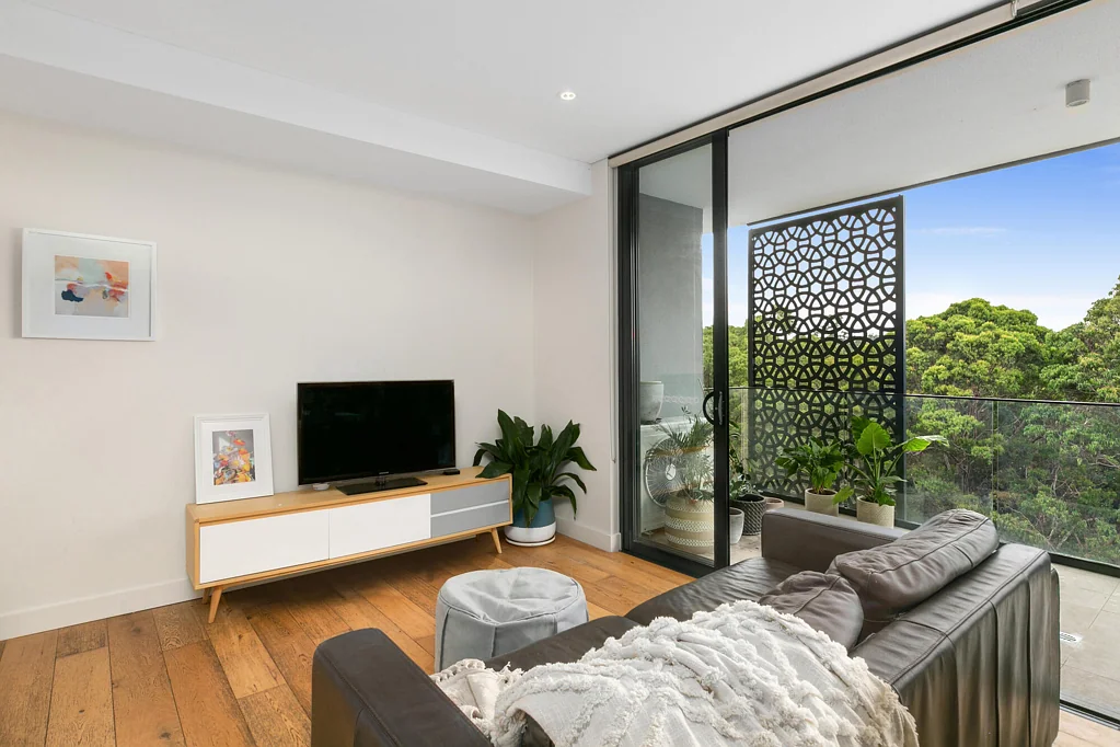Bushland views in convenient location
