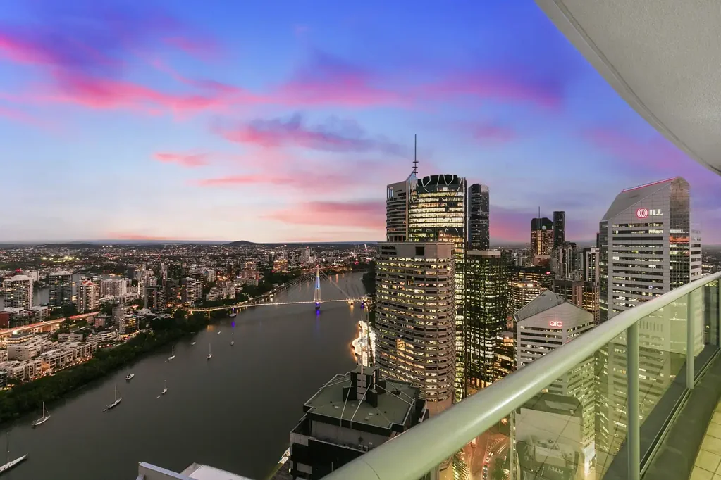 Brisbane City 2બેડરૂમ Sky-High 'Aurora Tower' Living with Iconic River City Views