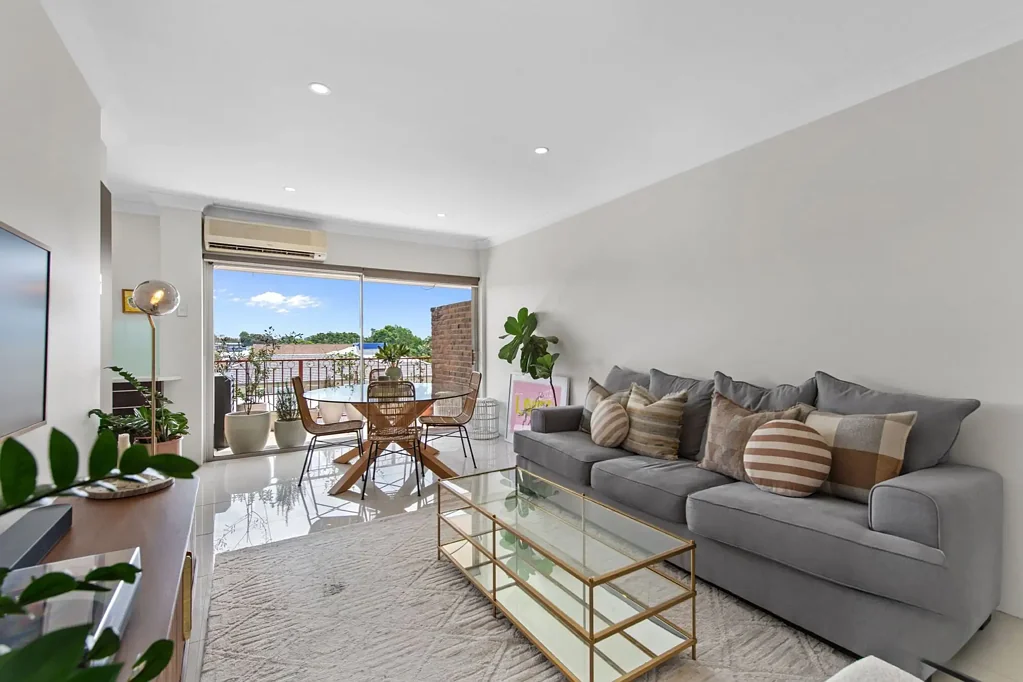 Coorparoo 2 Bedroom Two-Bedroom Apartment in Prime Coorparoo Location – 10 Minutes to CBD
