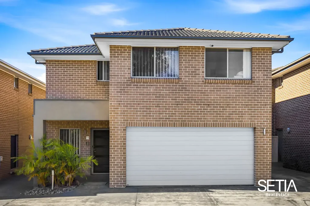 Plumpton 4ห้องนอน Freestanding 4-Bedroom Family Home with Double Lock-Up Garage