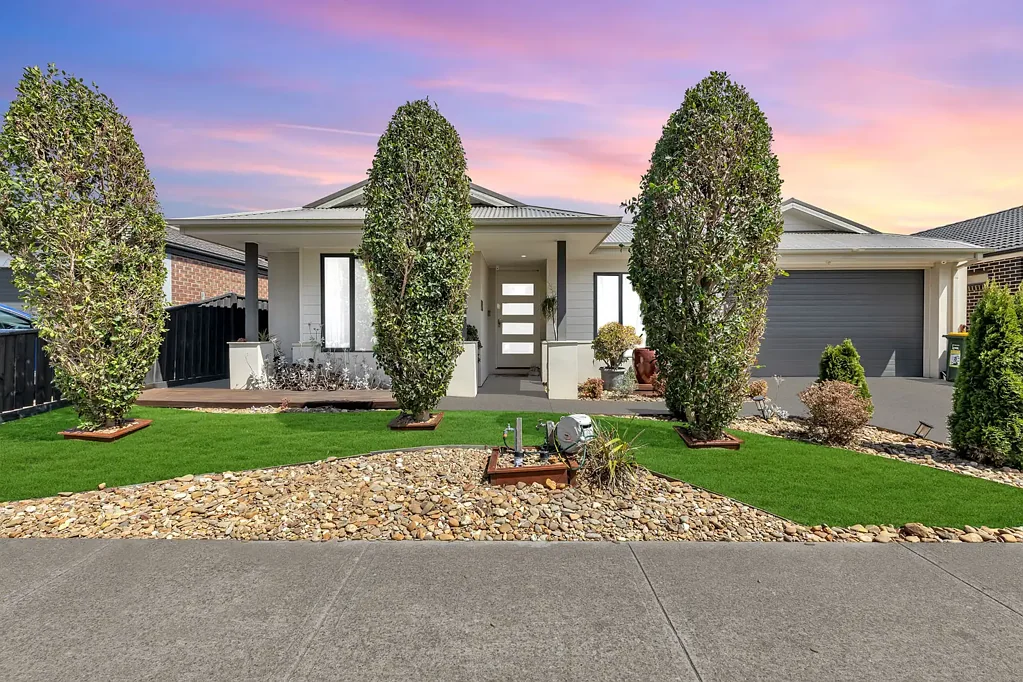 11 Newmarket Parade, Mickleham, VIC 3064