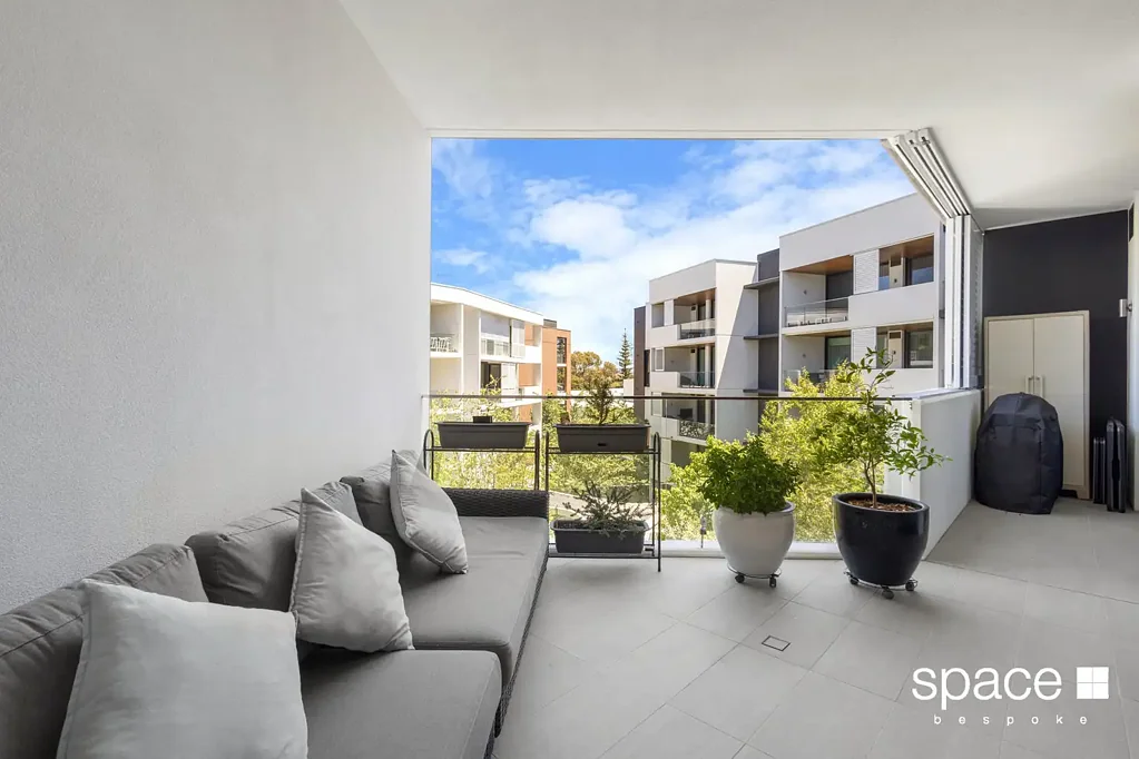Gorgeous secure unfurnished apartment in Claremont