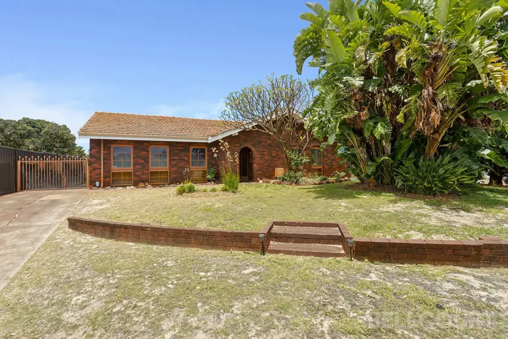 16 Farmfield Way, Morley, WA 6062
