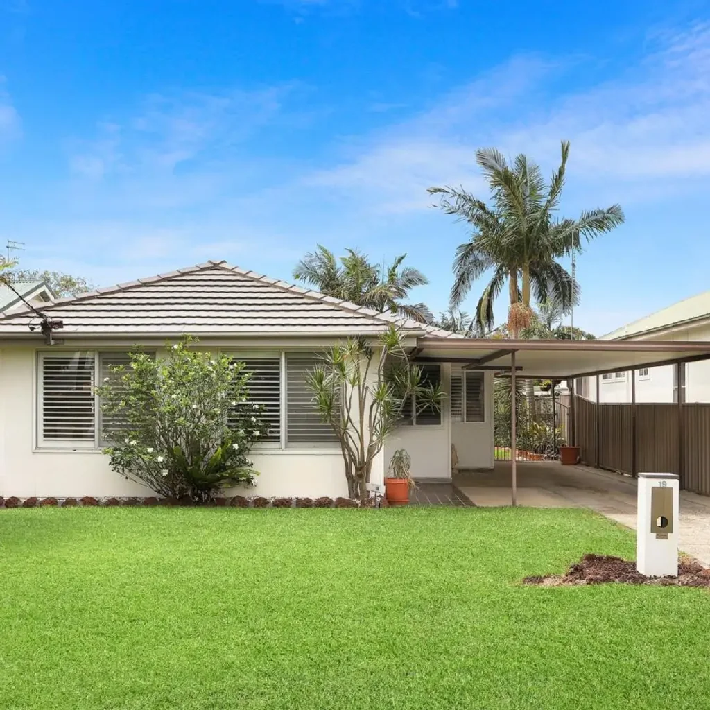 Family home walking distance to Umina beach