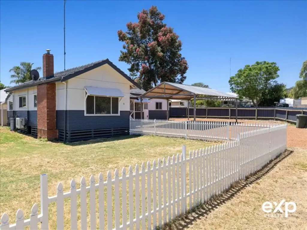 Waroona 3房  Vintage Charm meets Modern Convenience