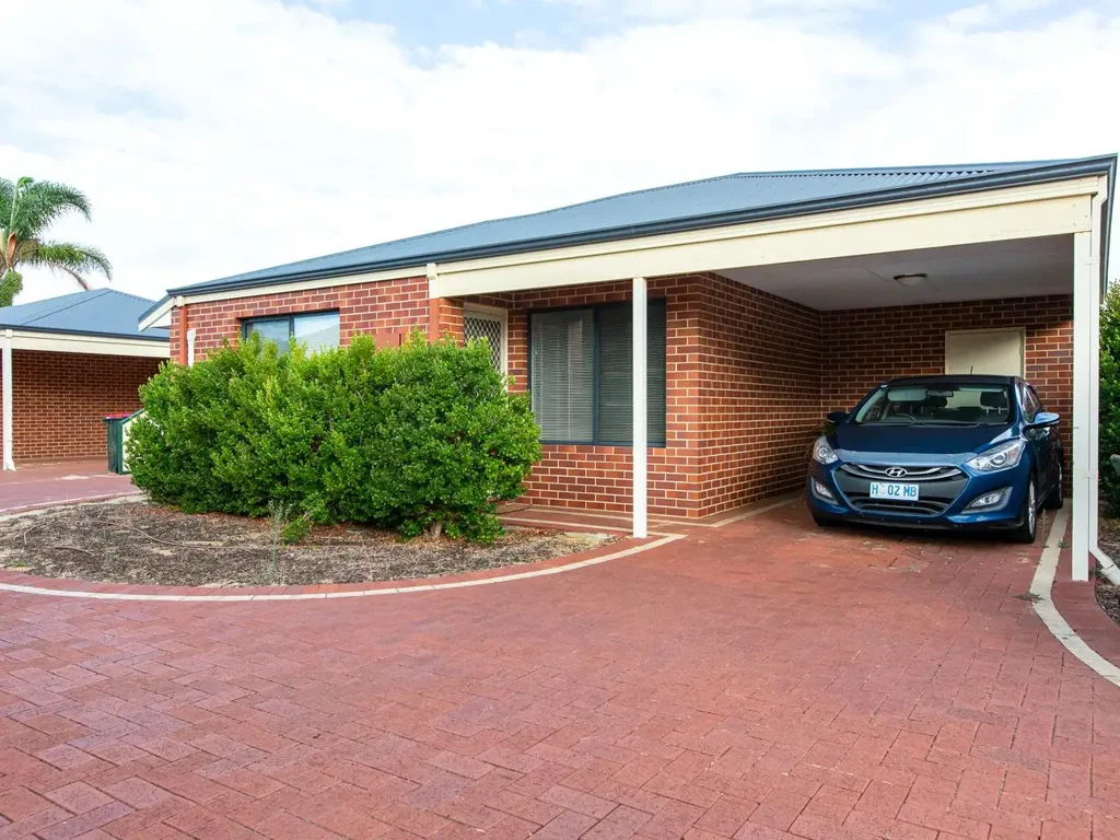 2/3 Little Street, Carey Park, WA 6230