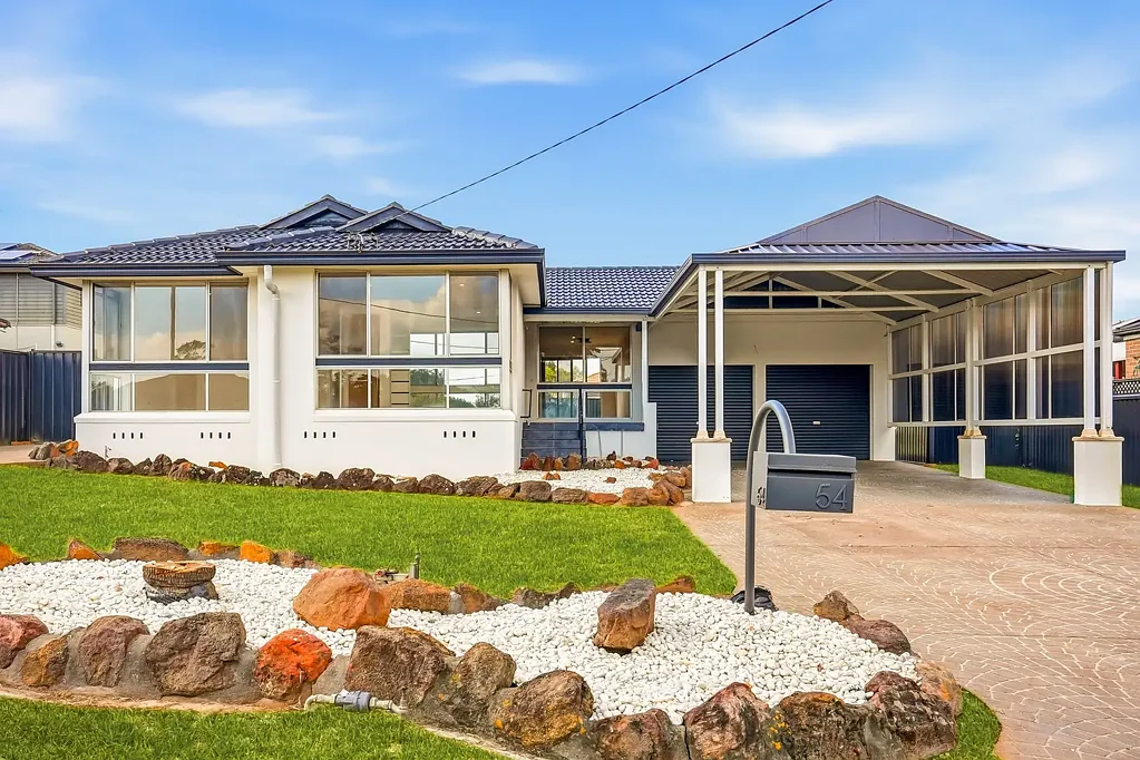 Blacktown 4房 翻新家庭住宅精品，占地1,012平方米，拥有卓越未来潜力 Renovated Family Excellence on 1,012sqm with Exceptional Future Potential