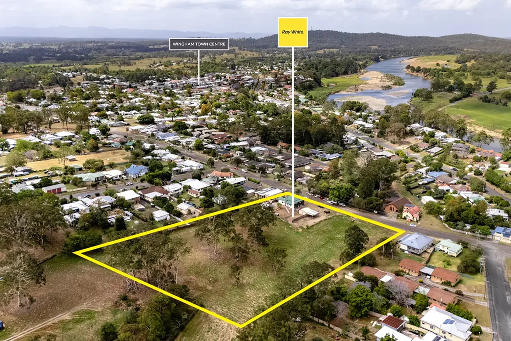 10 Moon Street, Wingham, NSW 2429