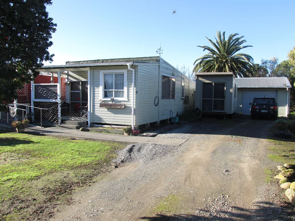 Wairoa 2 Slaapkamer Renovators and visionaries - This one's for you!