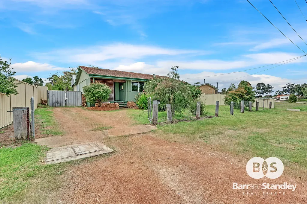 4 Park Street, Collie, WA 6225