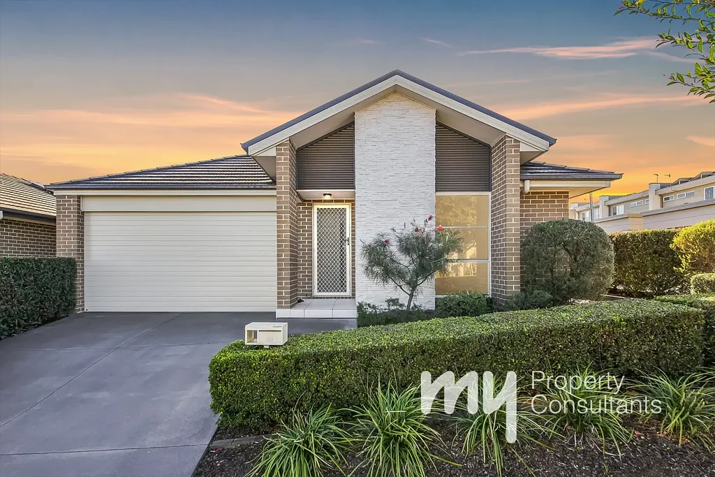 39 Higgins Avenue, Elderslie, NSW 2570