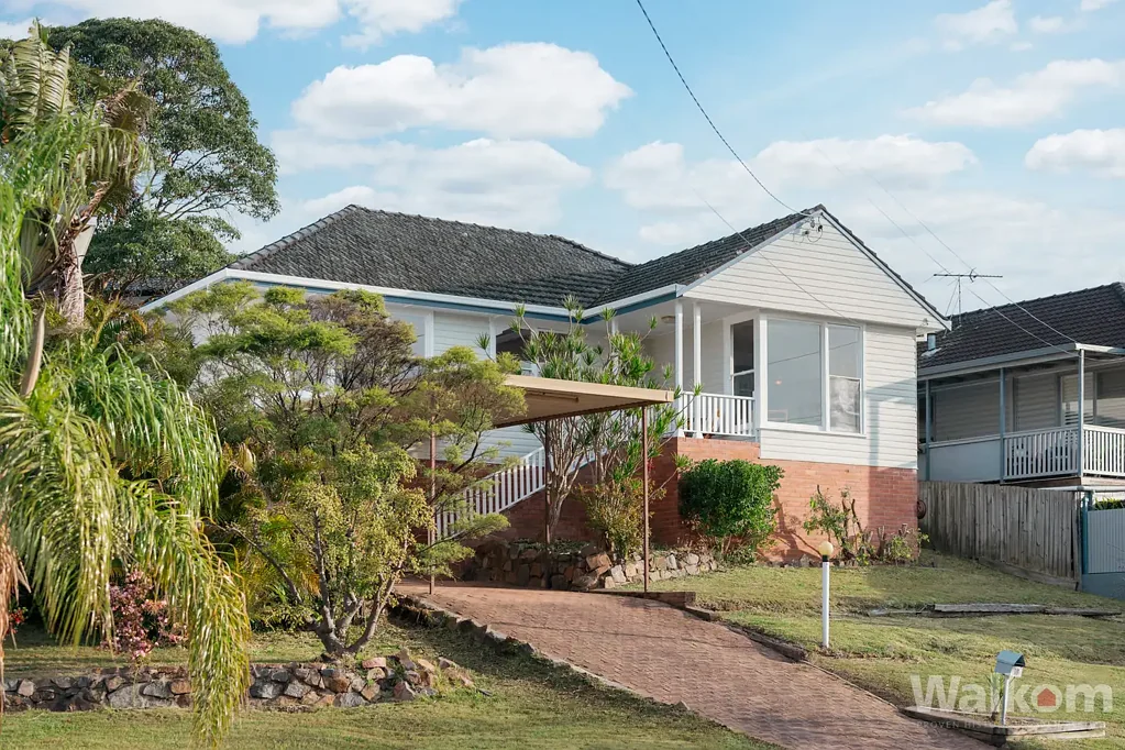 Adamstown Heights 3ห้องนอน Natural light and views fill this freshly presented home