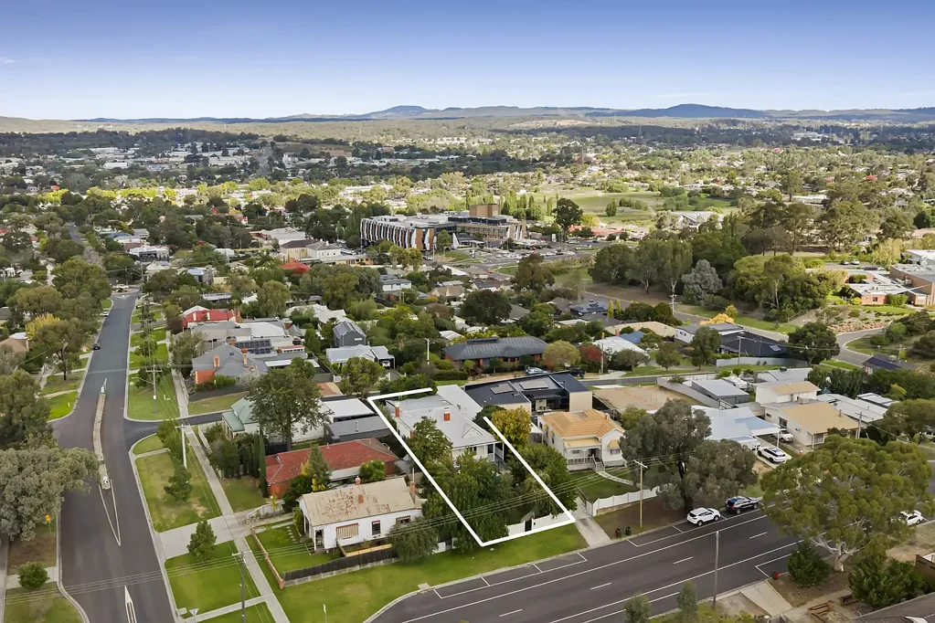 Ironbark 5房  A landmark period home with space, views and presence