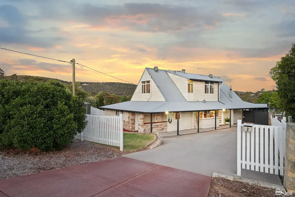 2 Drummond Court, Kelmscott, WA 6111