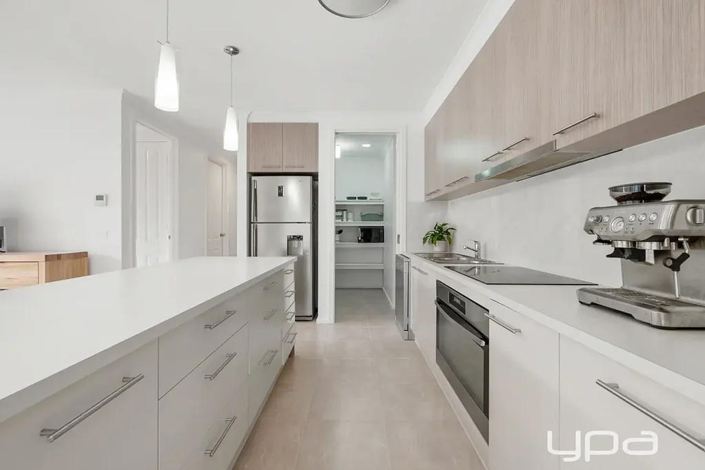 Gordon 3침실 OPPORTUNITY KNOCKS TWICE - HOME + VACANT BLOCK WITH PLANNING PERMIT!