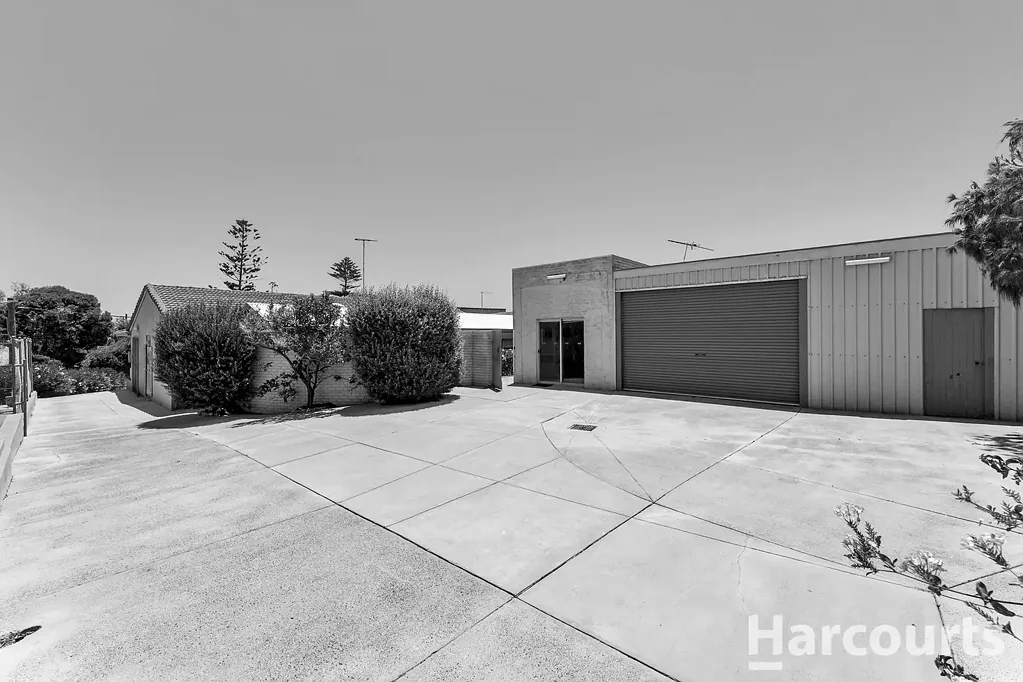 3 Mippi Road, Halls Head, WA 6210