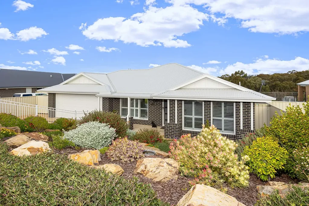 5 Unaipon Street, Lloyd, NSW 2650