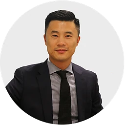 Frank Cui – SureCapital Group 创始人