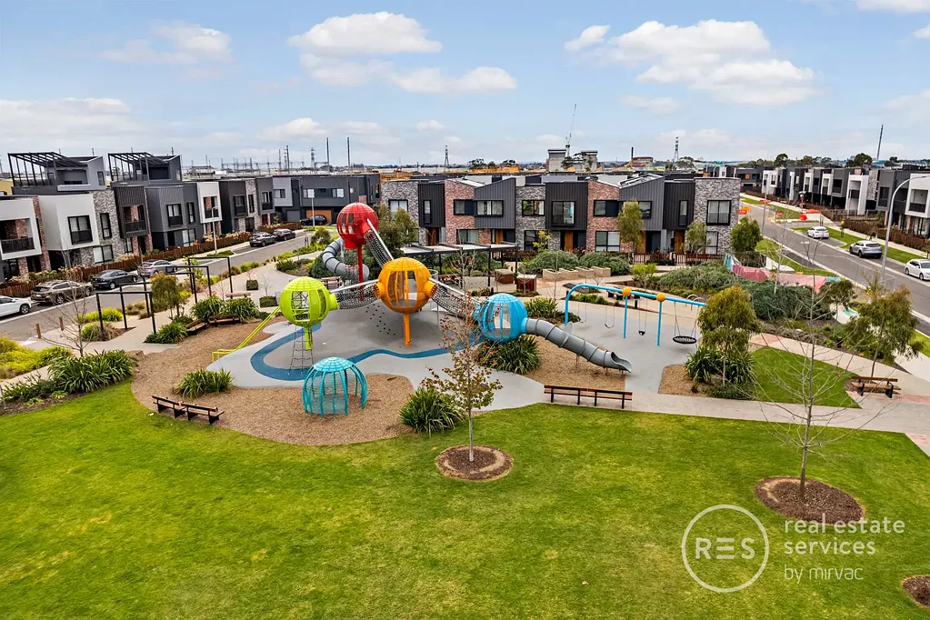 Contemporary Comfort in Award-Winning Fabric Estate