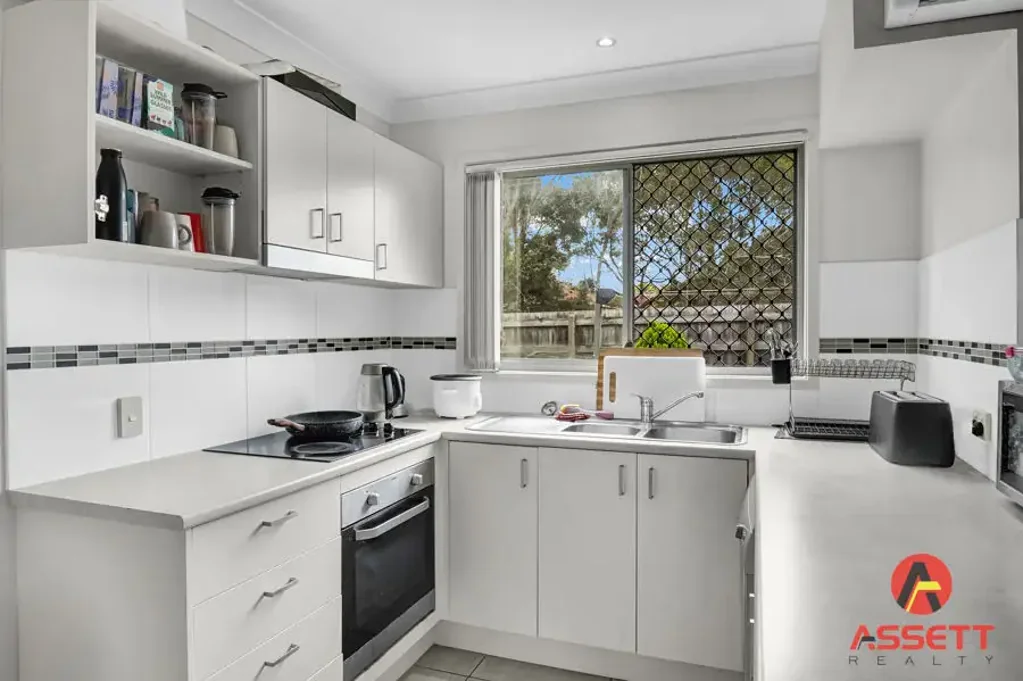 Redbank Plains 3ਬੈੱਡਰੂਮ Affordable .....Modern 3 bed 2.5 bathroom Townhouse in Modern Complex + Swimming Pool & BBQ Facilites