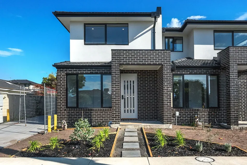 Modern Living, Prime Clayton Location