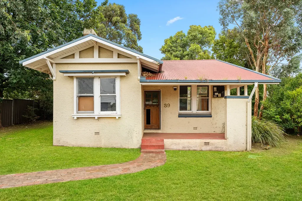 39 Buffalo Crescent North, Goulburn, NSW 2580