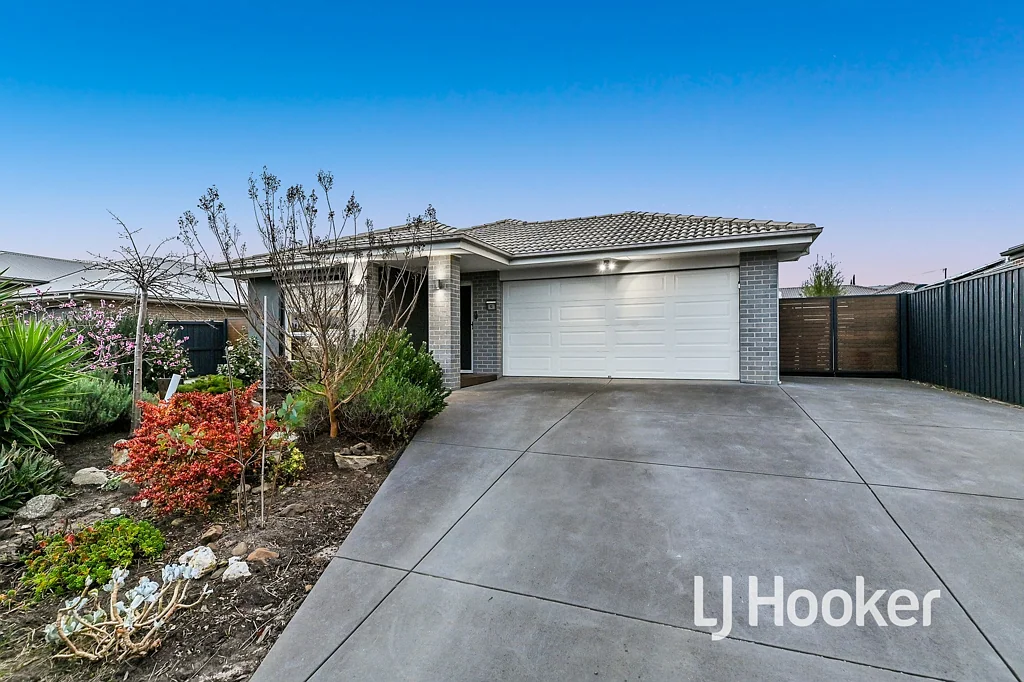 12 Violet Street, Bunyip, VIC 3815