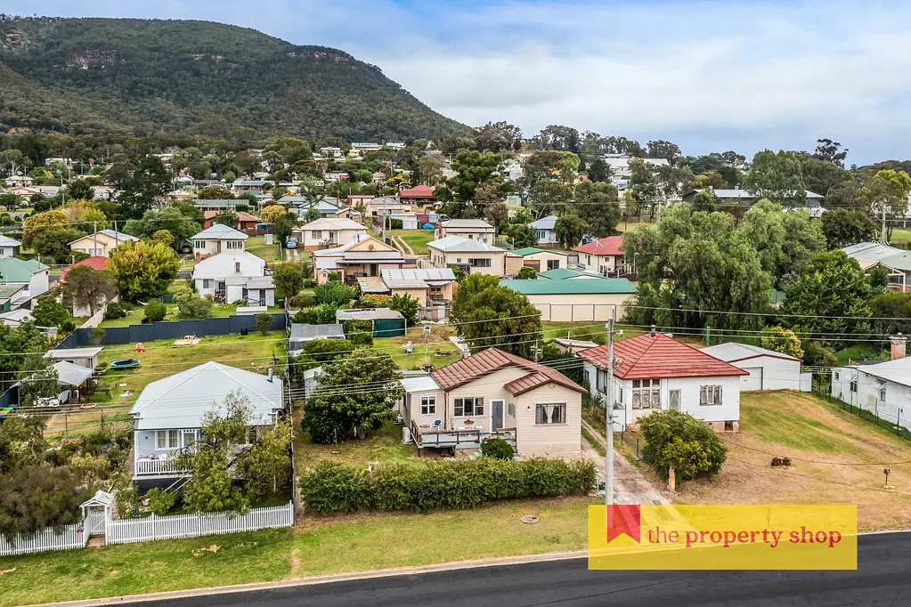 Kandos 3 Bedroom COTTAGE CHARM WITH STUNNING BACKDROP