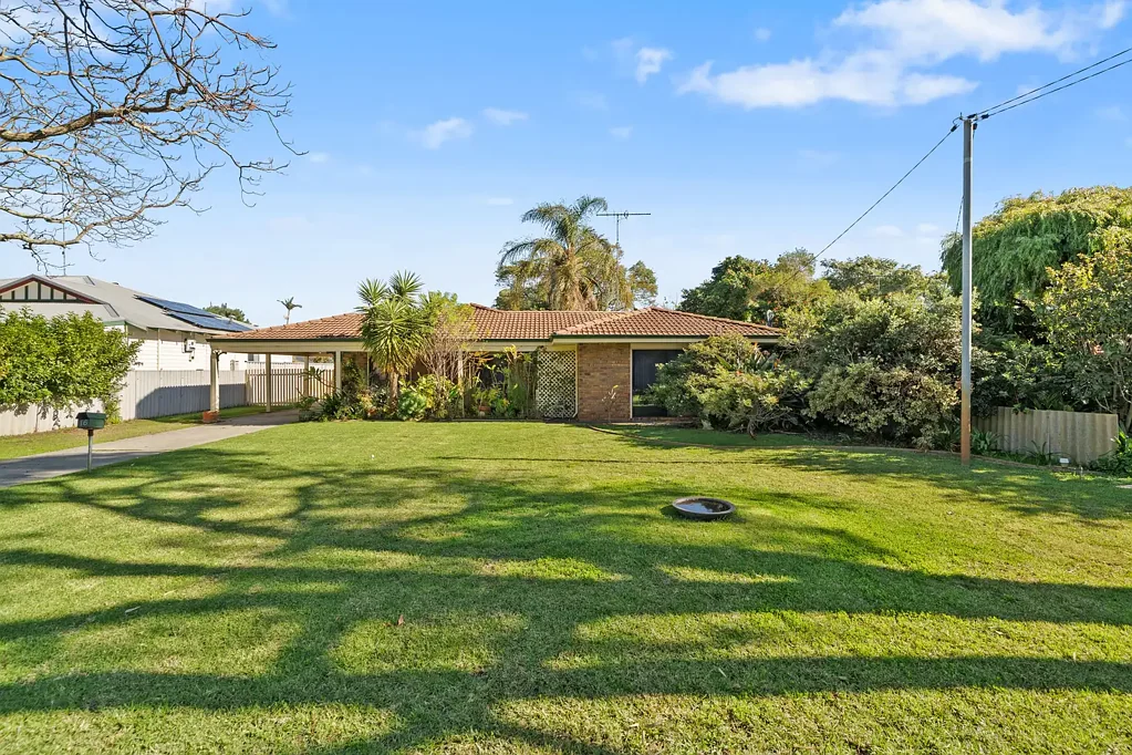 Coodanup 3房  Big block, powered shed and a peaceful riverside lifestyle.