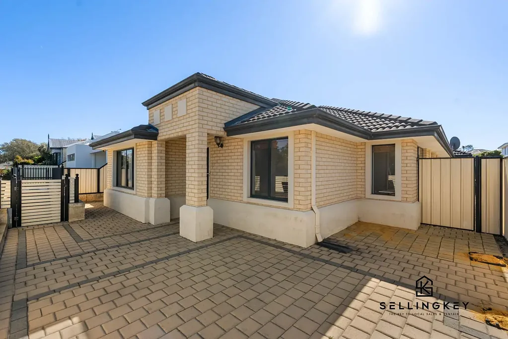 Clarkson 3 Slaapkamer SellingKey Real Estate presents 8 Somerly Drive, Clarkson!