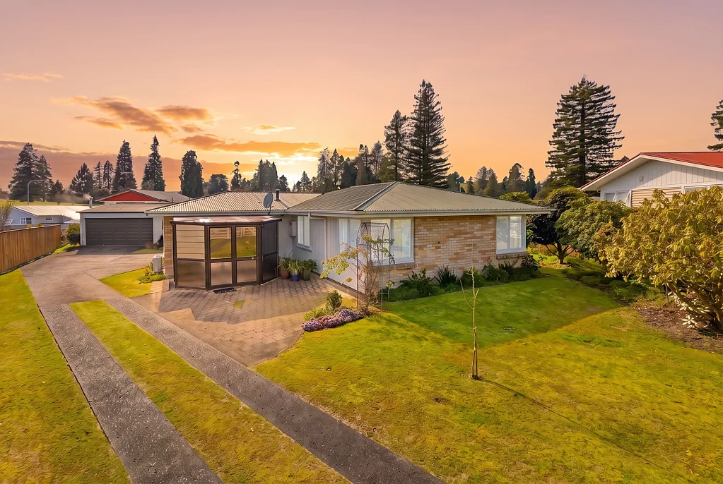 Taumarunui 3房  Low Maintenance, Very Tidy & What a Great Location