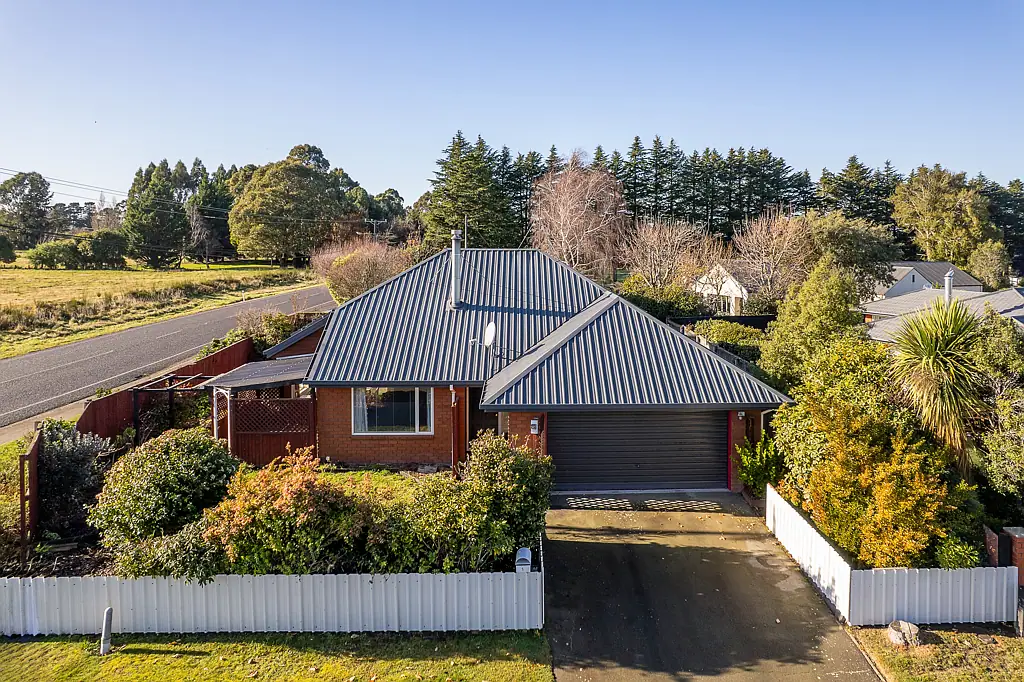 Darfield 3ਬੈੱਡਰੂਮ A downsizing delight in a prime location