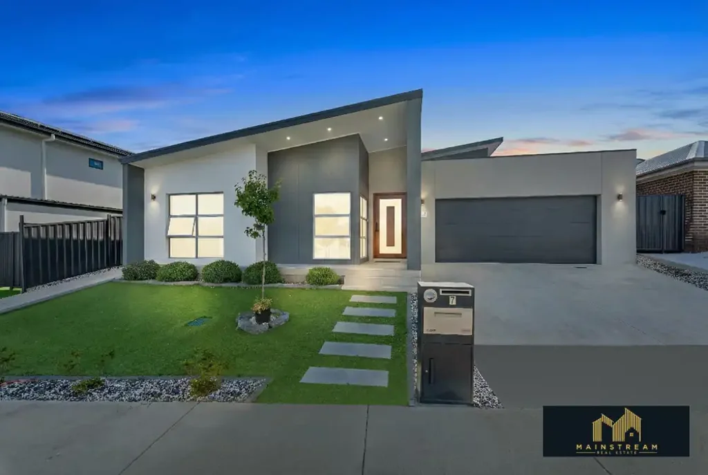 Executive 4-Bedroom Luxury Home with Dual Suites & Entertaining Spaces | Taylor