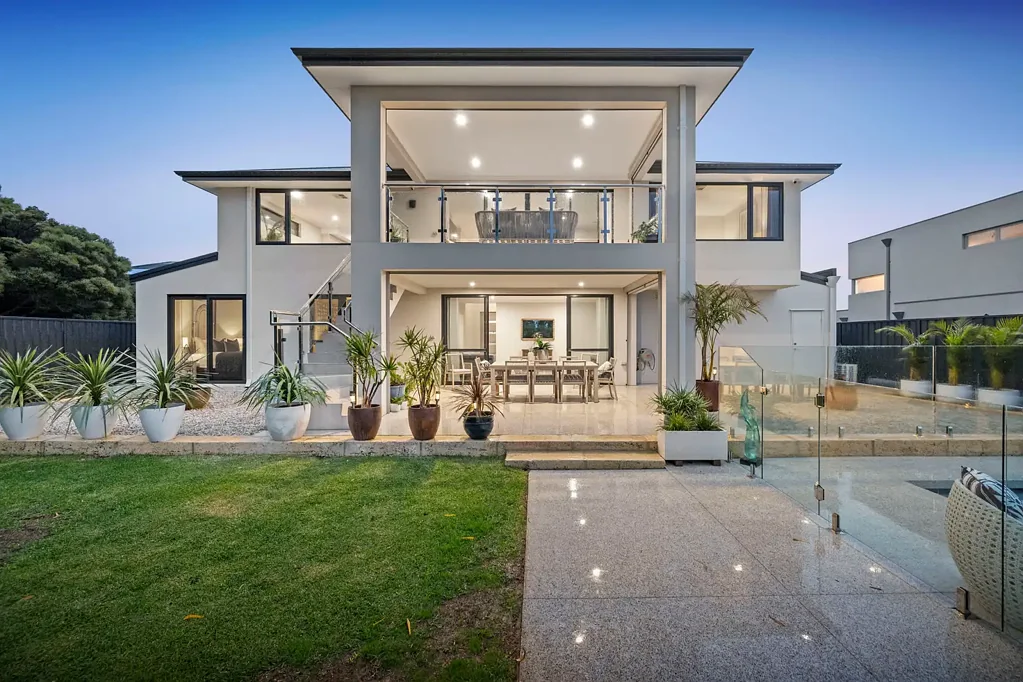 17A Queenscliff Court, Kallaroo, WA 6025