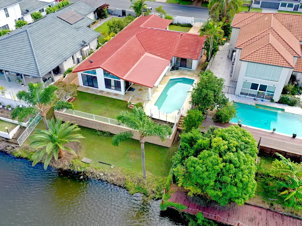 92 Santa Cruz Boulevard, Clear Island Waters, QLD 4226