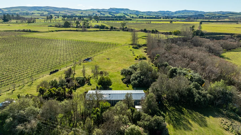 Waipara A secluded vineyard retreat with rustic charm