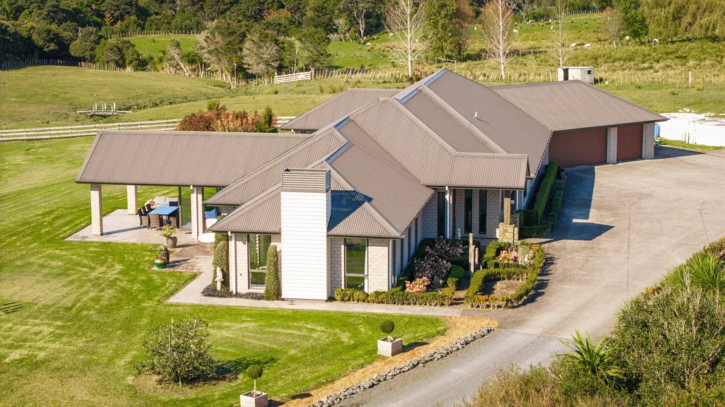 Dairy Flat Secluded luxury estate with lifestyle appeal