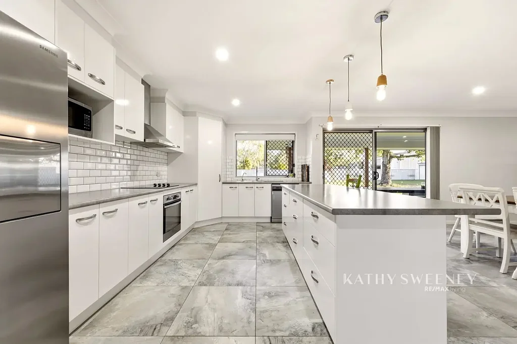 Burpengary East 4कमरा Hepner Home on Low-Maintenance Acreage Block